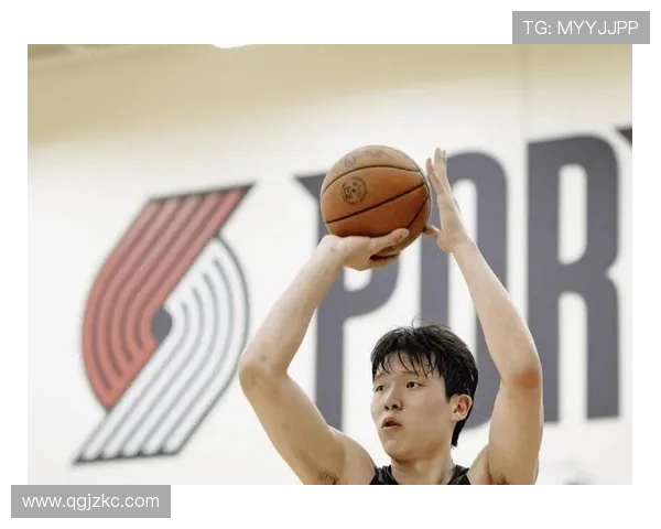 年轻中锋对位揭示差距 杨瀚森在赛场上交学费的背后故事