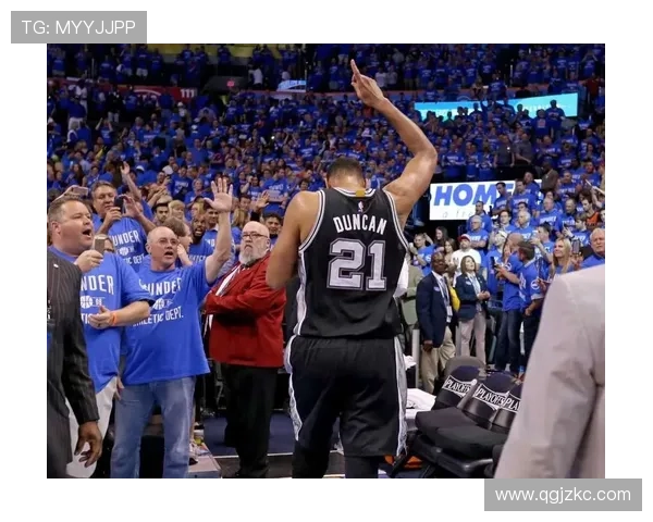 巴特勒盛赞库里：将球交给他后果然奇迹频现